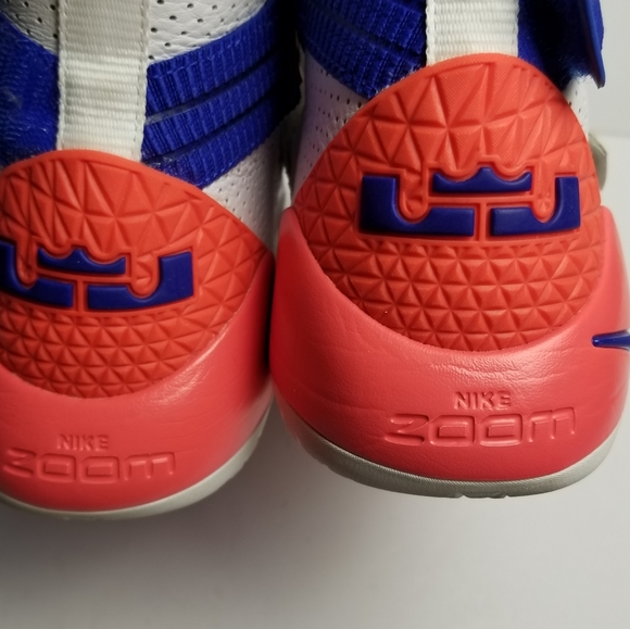 Nike LeBron Soldier 11 Sneakers - Picture 7 of 9